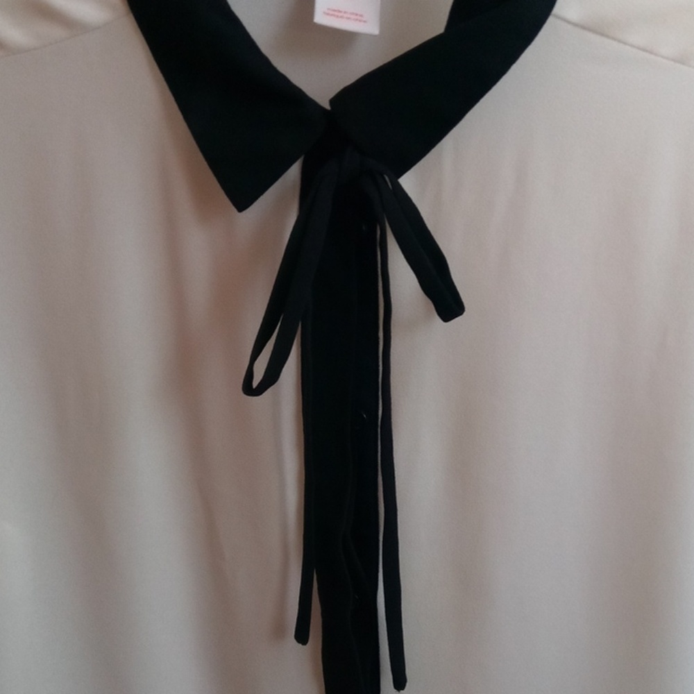 Blouse - Picture 2 of 4